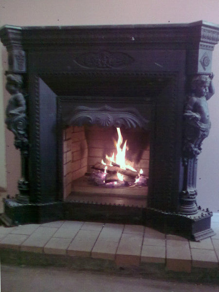 Semineu foc deschis Antic